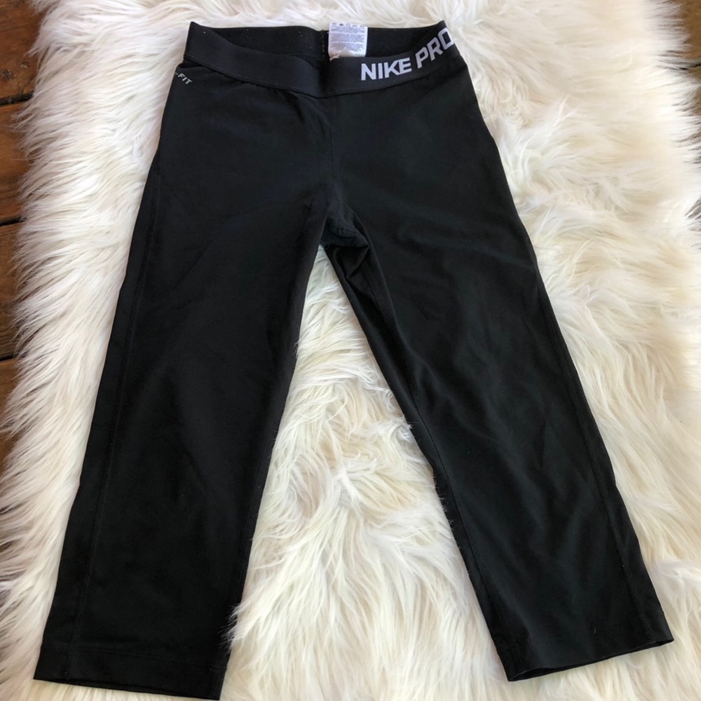 ~Nike~ Nike pro black crop leggings. Size small